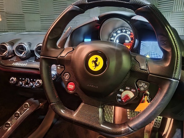 Used Ferrari F12 Berlinetta 2015 for sale - 75411545: Photo 24
