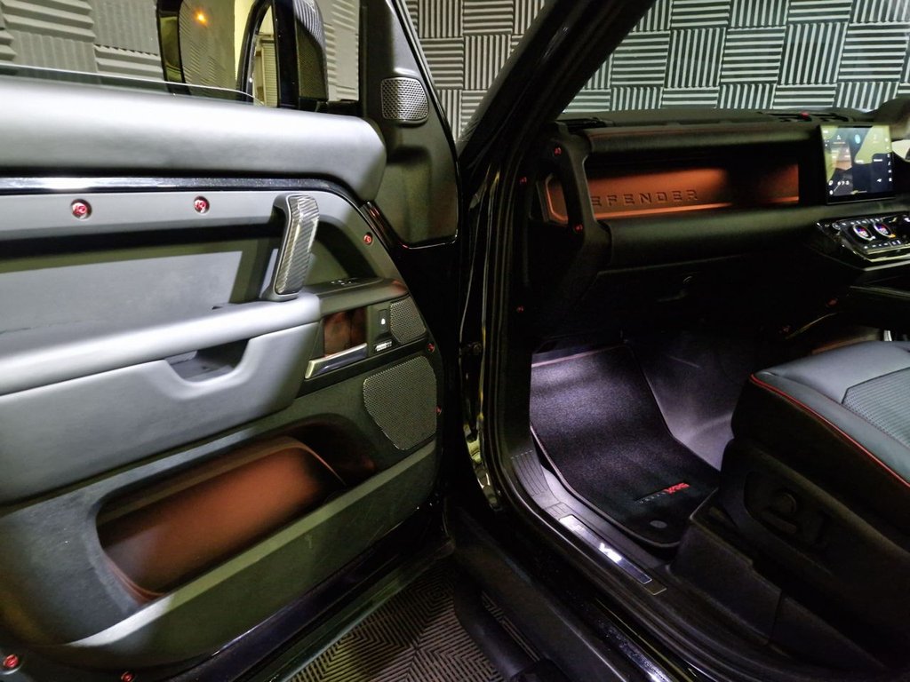 Used Land Rover Defender 2023 for sale - 76973272: Photo 10