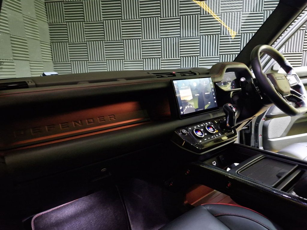 Used Land Rover Defender 2023 for sale - 76973272: Photo 14
