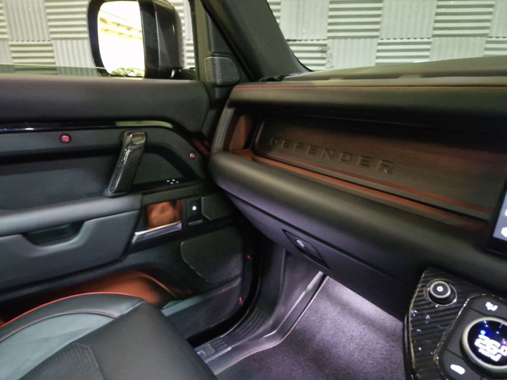 Used Land Rover Defender 2023 for sale - 76973272: Photo 16