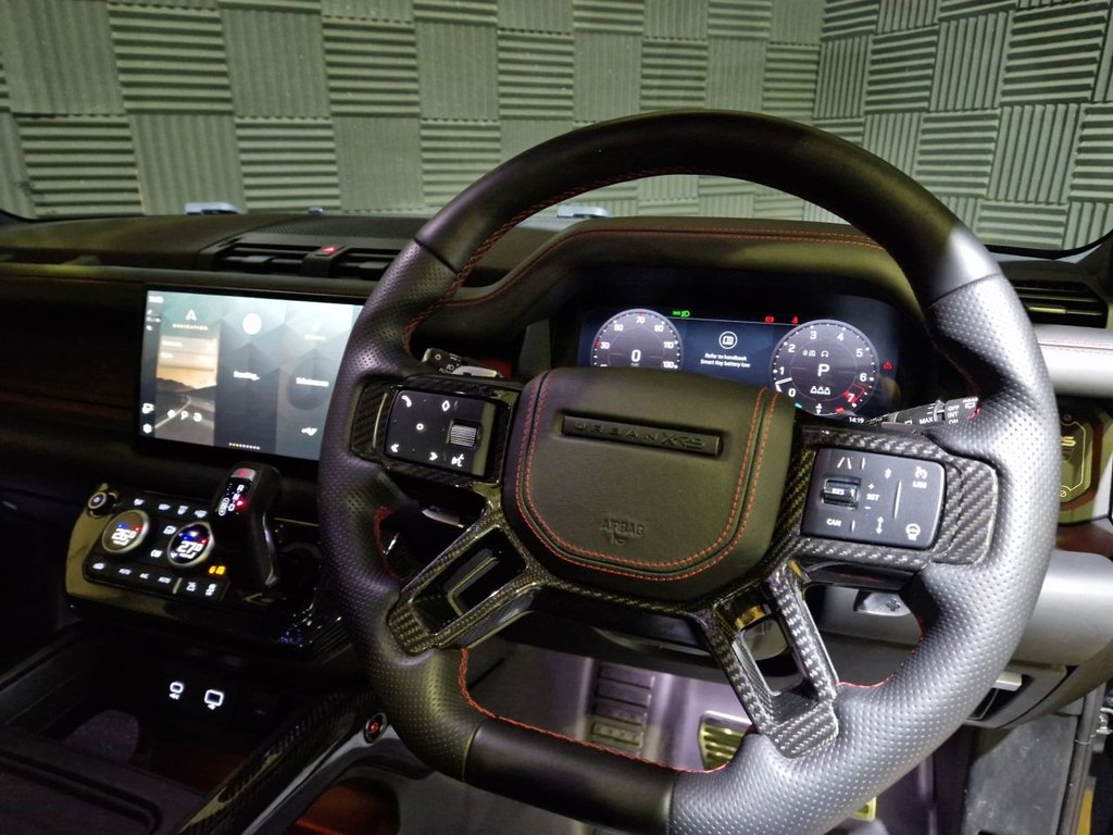 Used Land Rover Defender 2023 for sale - 76973272: Photo 19