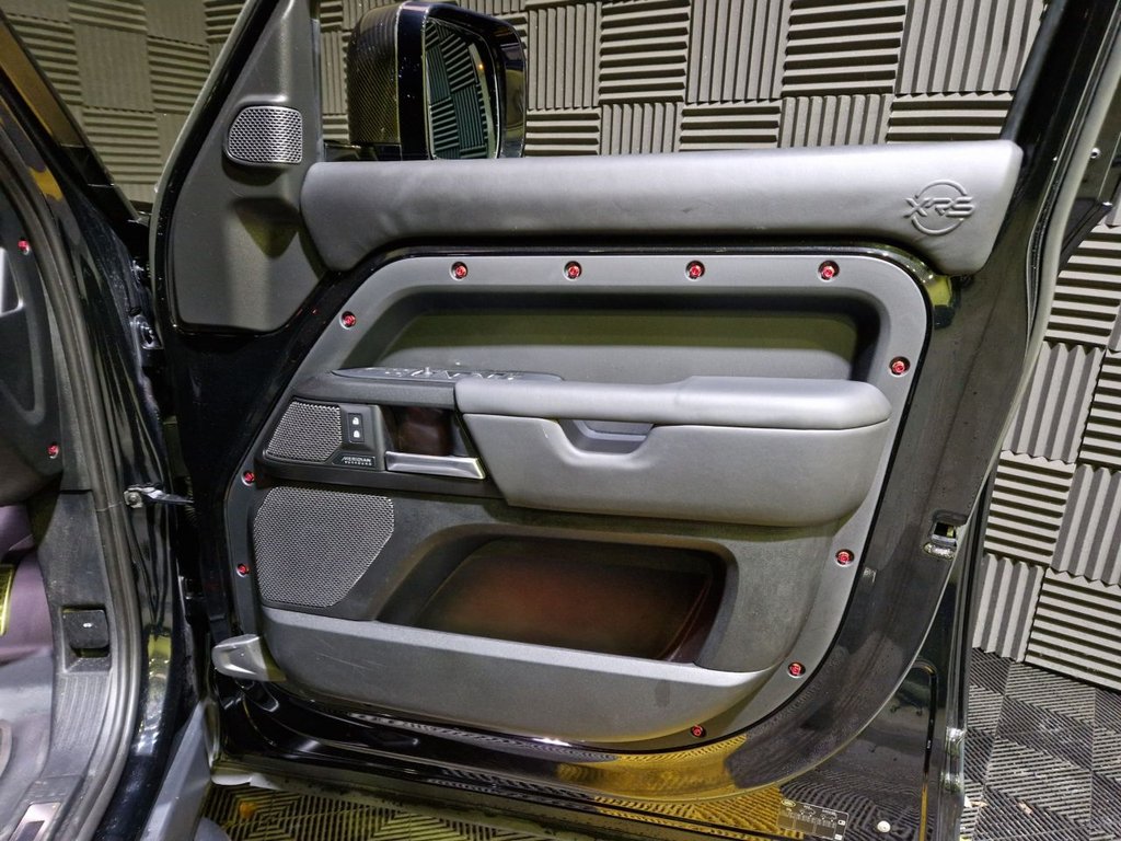 Used Land Rover Defender 2023 for sale - 76973272: Photo 22