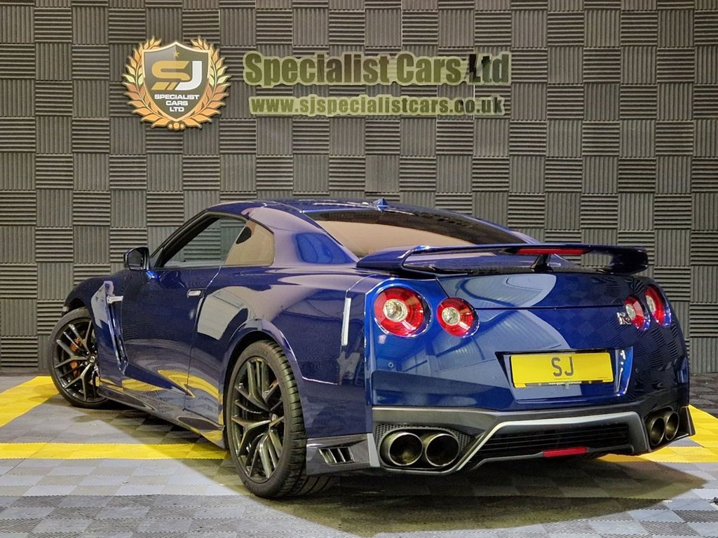 Used Nissan GT-R 2017 for sale - 76304139: Photo 3