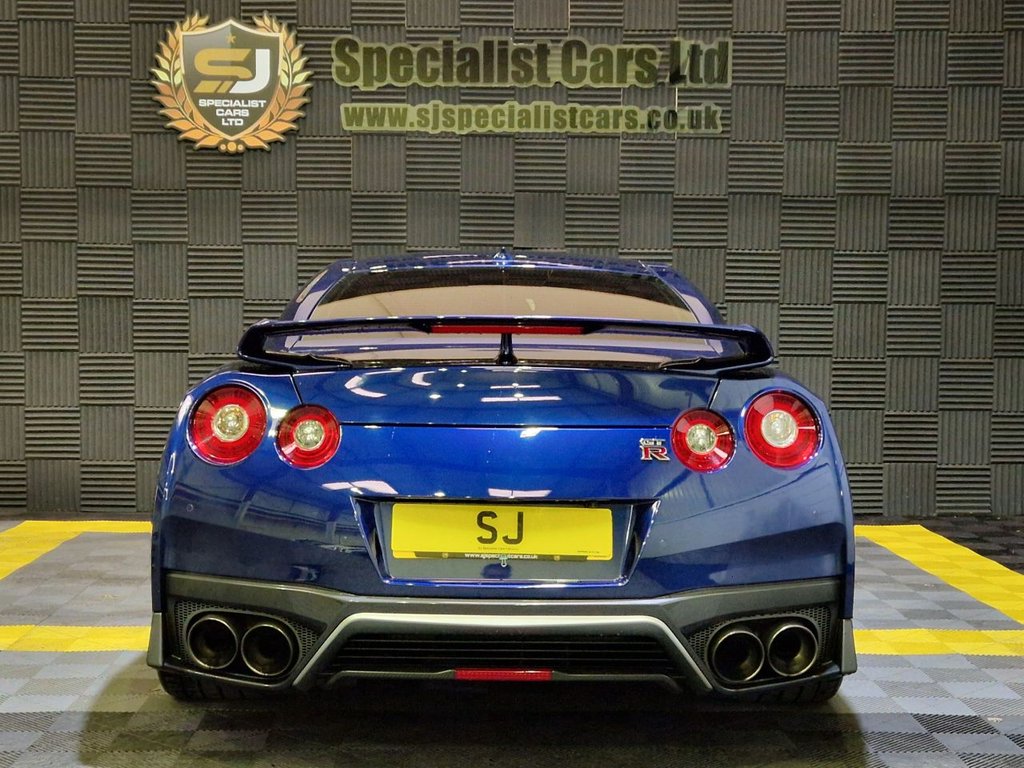 Used Nissan GT-R 2017 for sale - 76304139: Photo 4