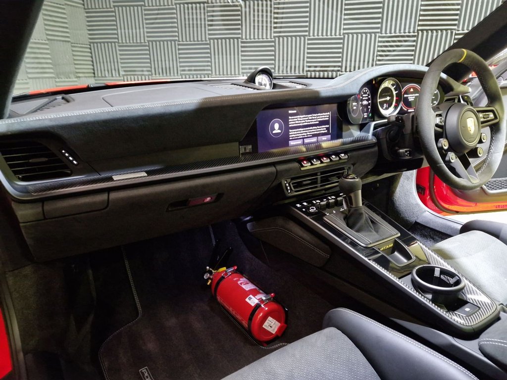 Used Porsche 911 2023 for sale - 76841513: Photo 16