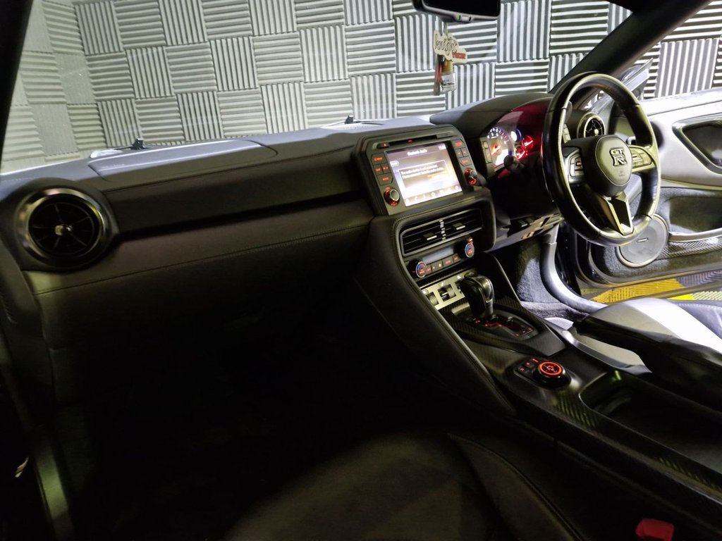 Used Nissan GT-R 2017 for sale - 76558988: Photo 14