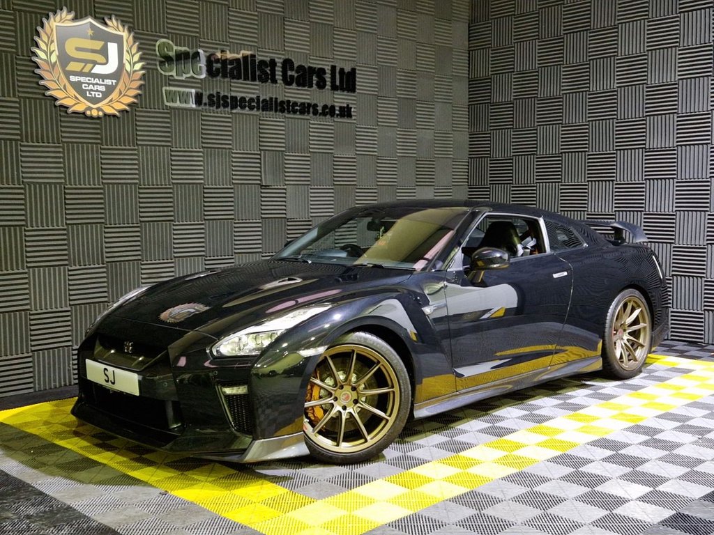 Used Nissan GT-R 2017 for sale - 76558988: Photo 2