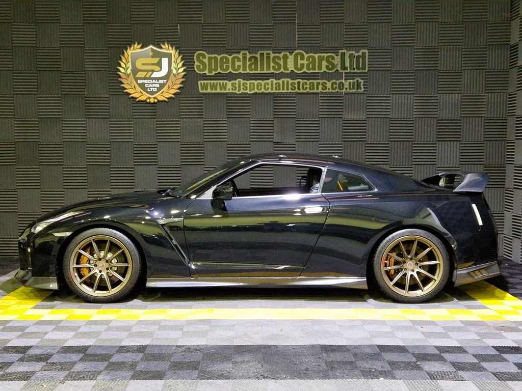 Used Nissan GT-R 2017 for sale - 76558988: Photo 4