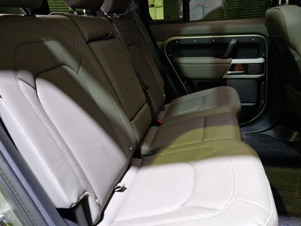 Used Land Rover Defender 2023 for sale - 76724913: Photo 11