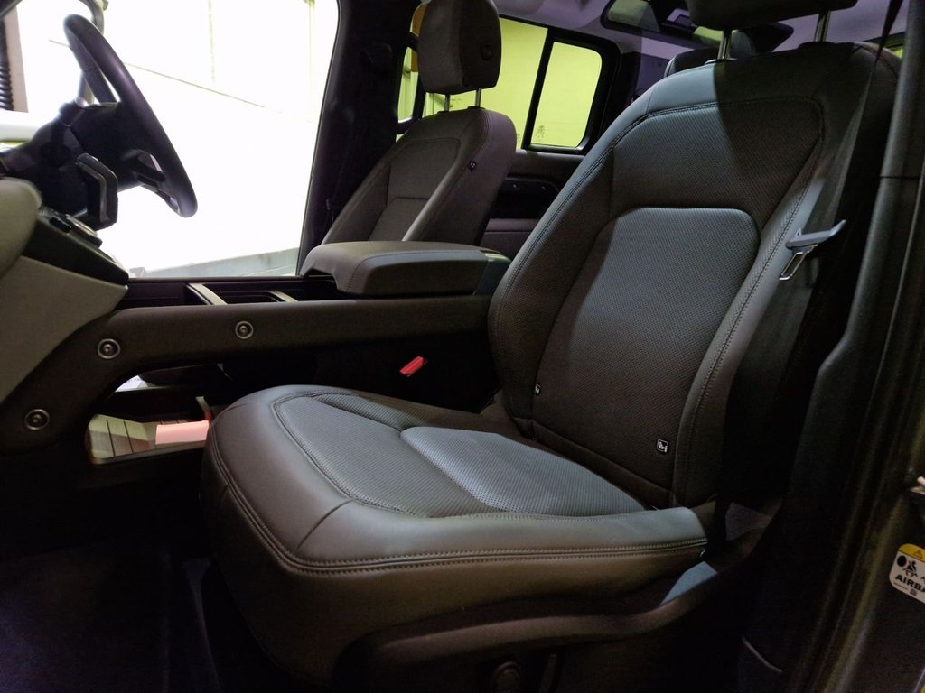 Used Land Rover Defender 2023 for sale - 76724913: Photo 15