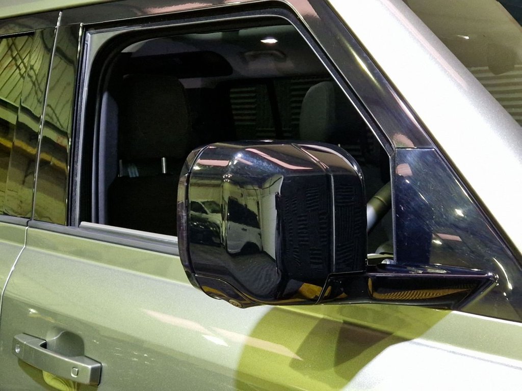 Used Land Rover Defender 2023 for sale - 76724913: Photo 29