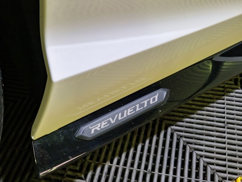 Used Lamborghini Revuelto 2024 for sale - 77250083: Photo 30