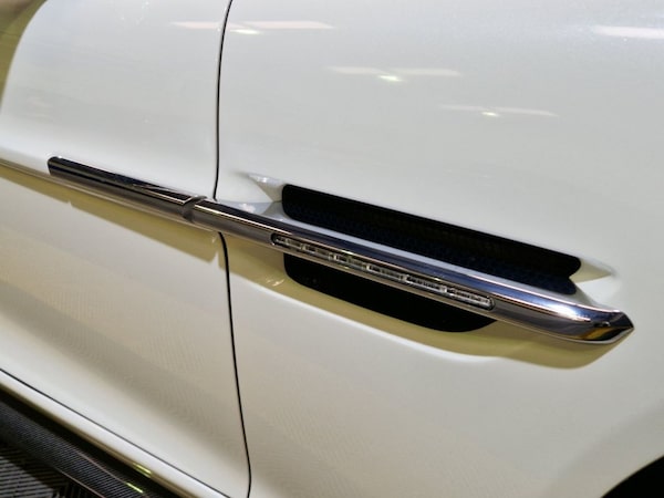 Used Aston Martin Vanquish 2014 for sale - 74449118: Photo 25