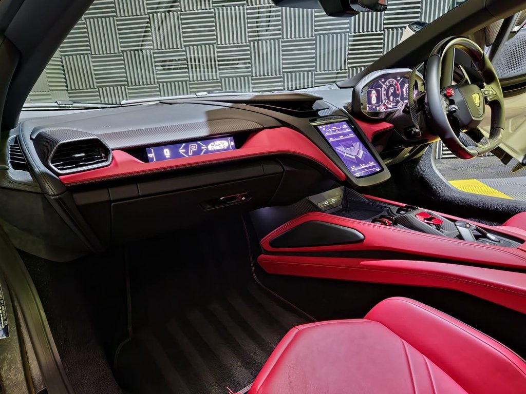 Used Lamborghini Revuelto 2024 for sale - 76642716: Photo 12