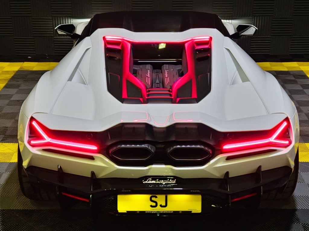 Used Lamborghini Revuelto 2024 for sale - 76642716: Photo 17