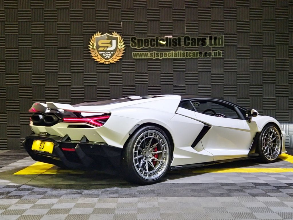 Used Lamborghini Revuelto 2024 for sale - 76642716: Photo 24