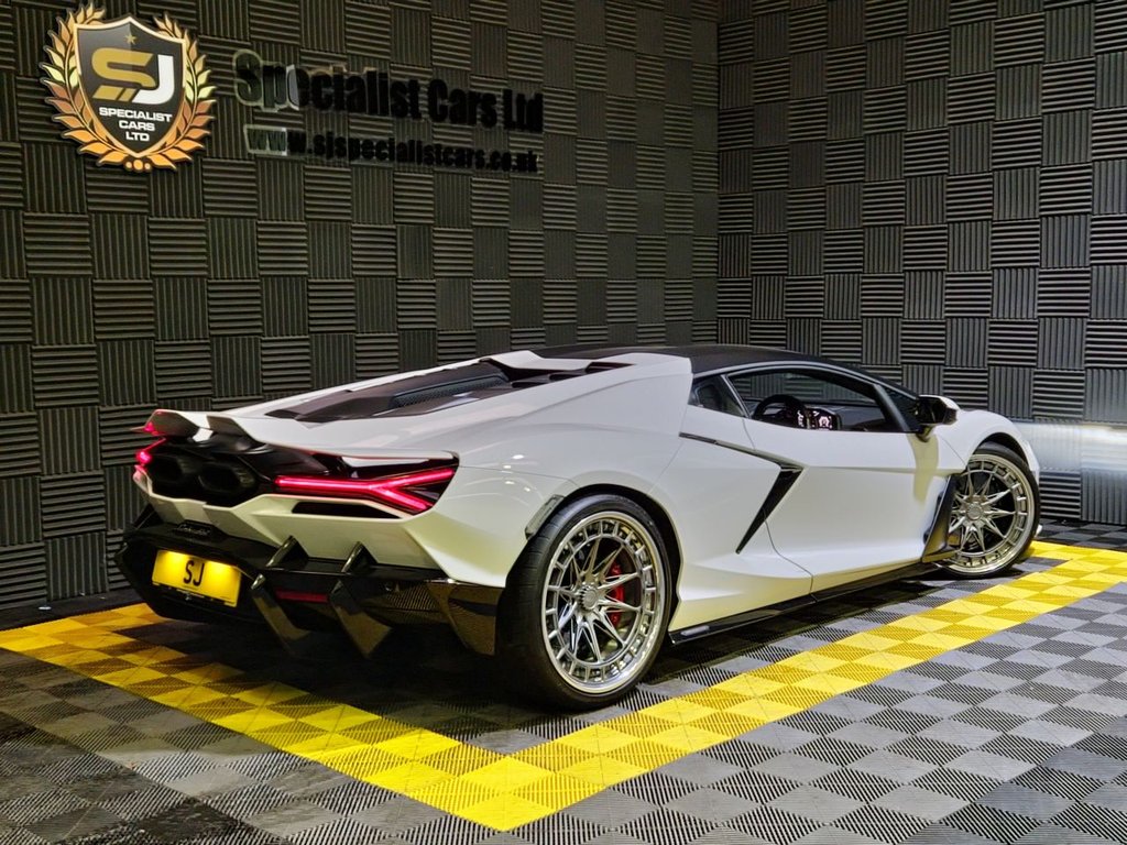 Used Lamborghini Revuelto 2024 for sale - 76642716: Photo 26