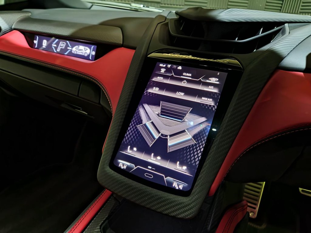 Used Lamborghini Revuelto 2024 for sale - 76642716: Photo 28