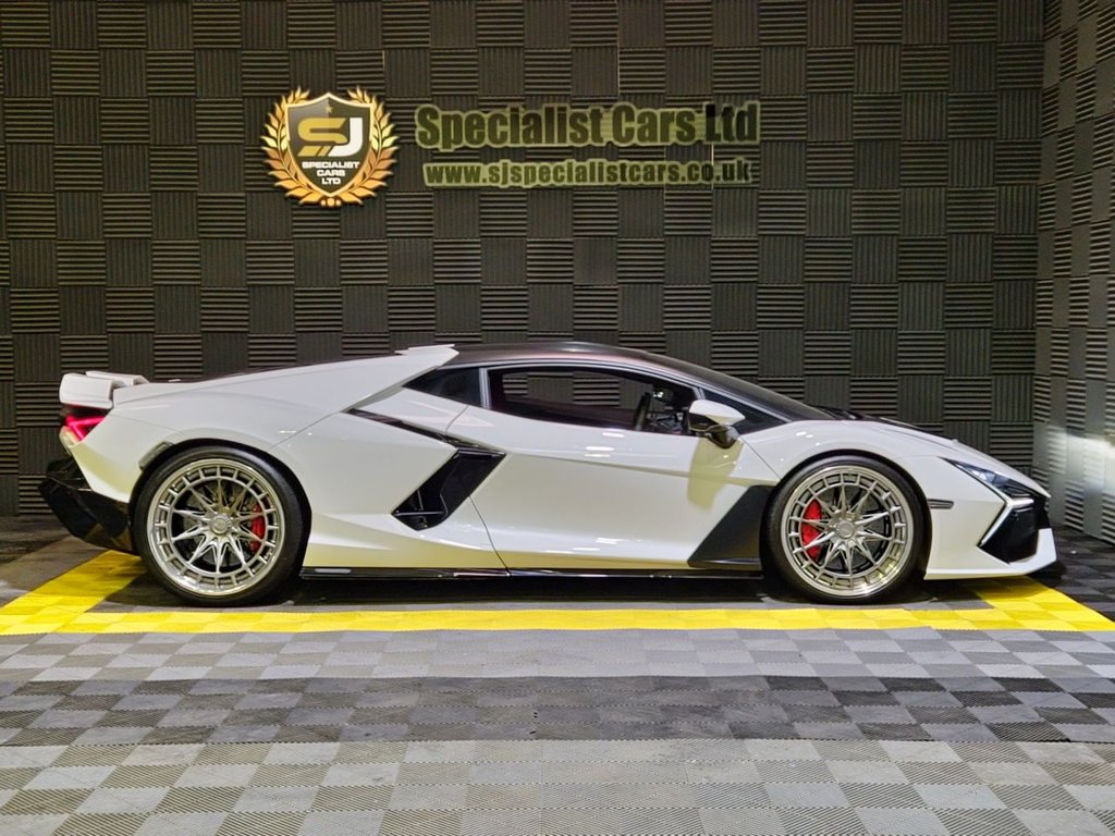 Used Lamborghini Revuelto 2024 for sale - 76642716: Photo 35
