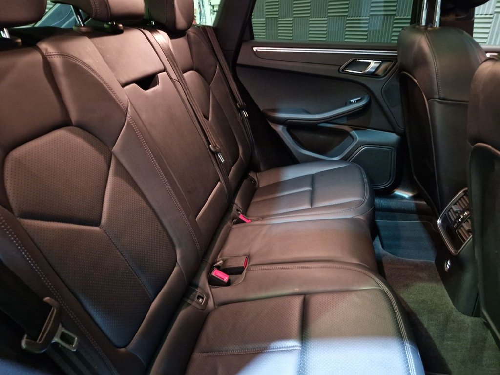 Used Porsche Macan 2021 for sale - 76406885: Photo 13