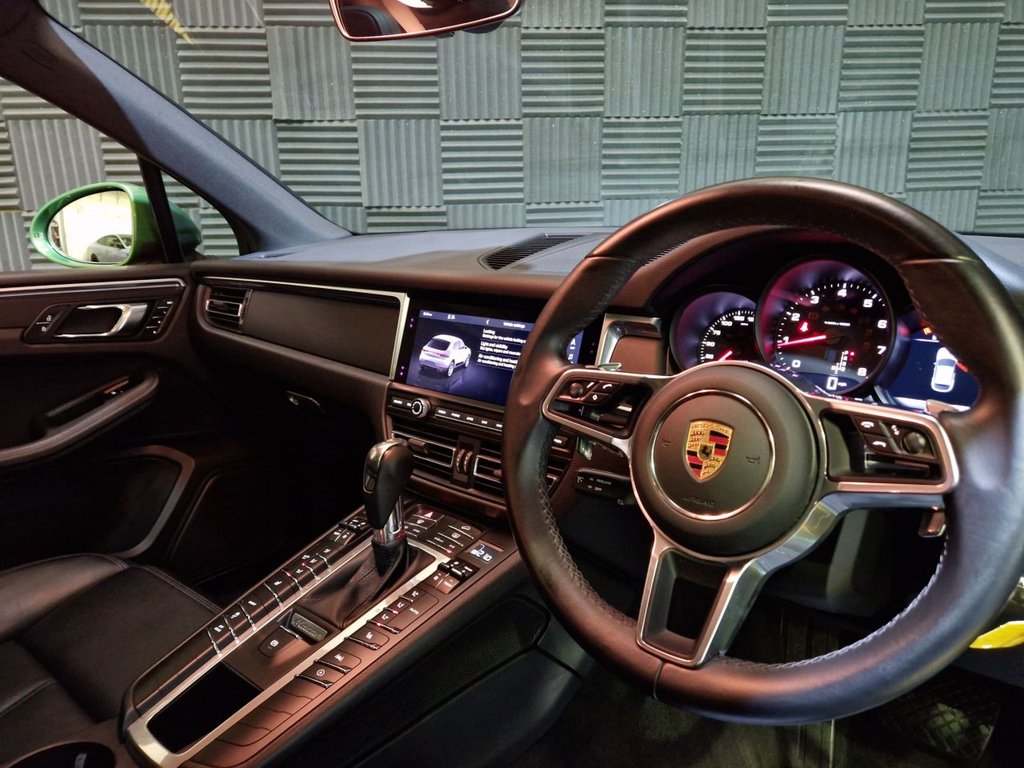 Used Porsche Macan 2021 for sale - 76406885: Photo 17