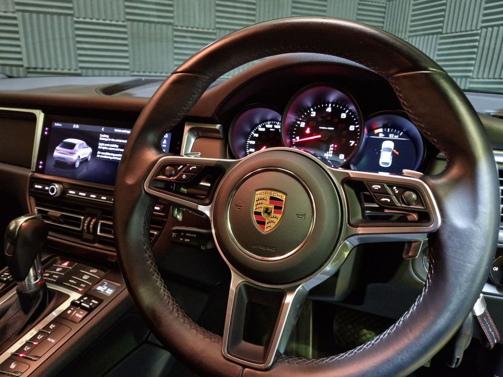 Used Porsche Macan 2021 for sale - 76406885: Photo 18