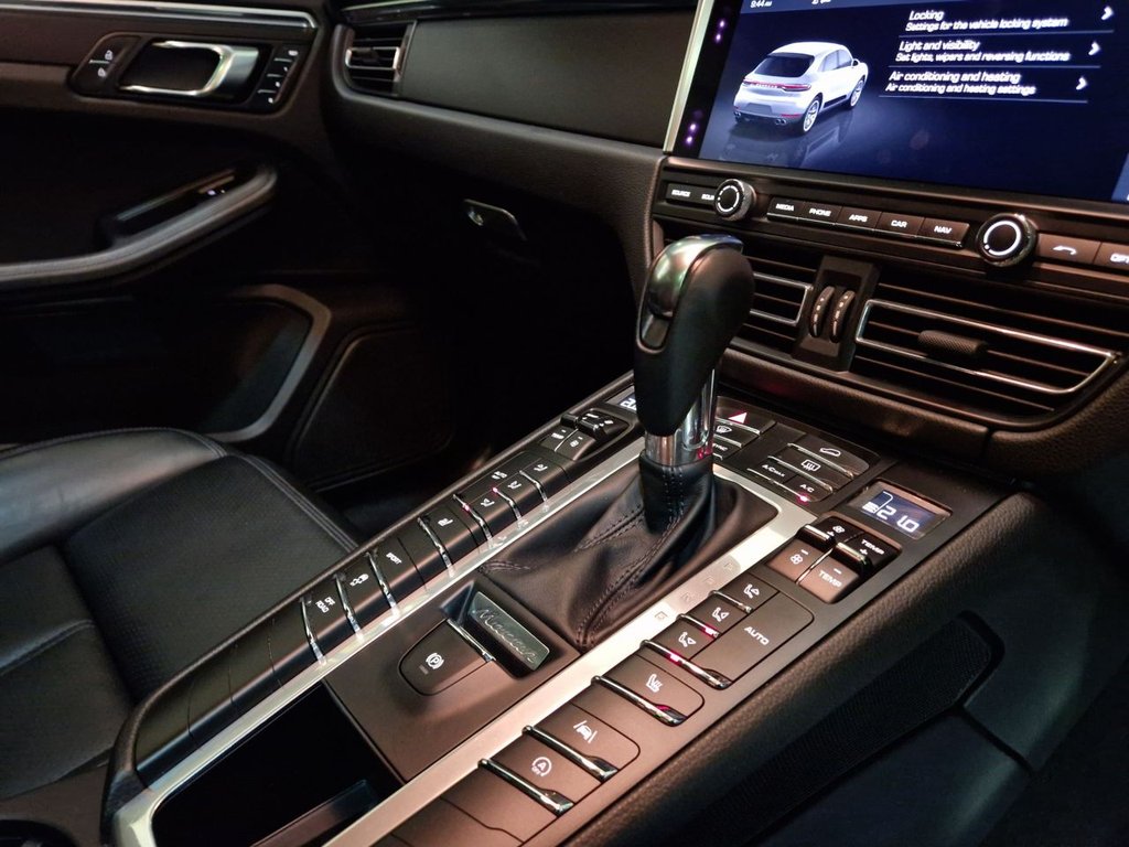 Used Porsche Macan 2021 for sale - 76406885: Photo 19