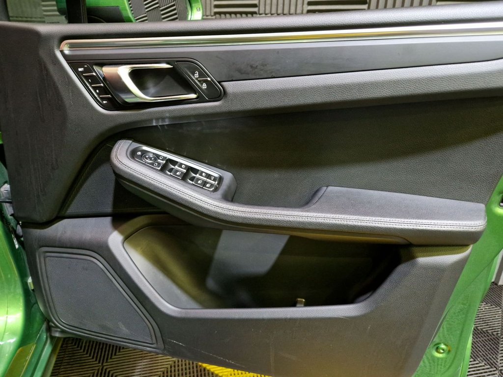 Used Porsche Macan 2021 for sale - 76406885: Photo 22