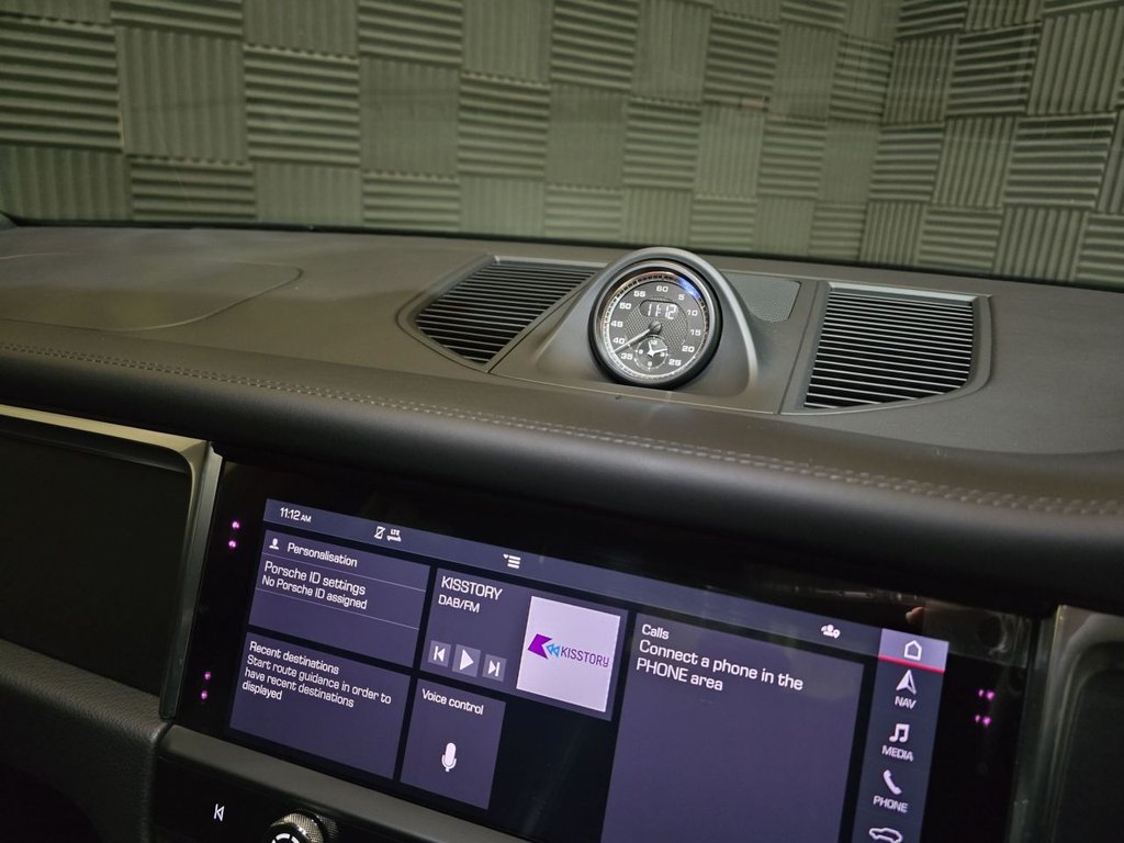 Used Porsche Macan 2025 for sale - 77642596: Photo 11