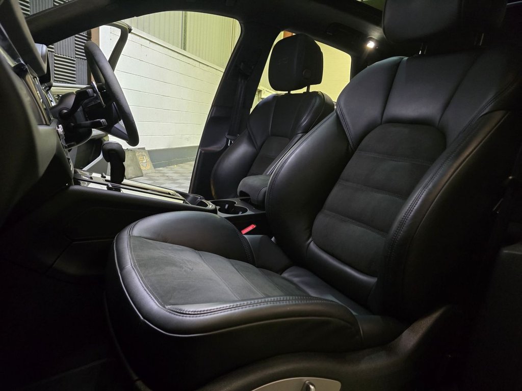 Used Porsche Macan 2025 for sale - 77642596: Photo 25