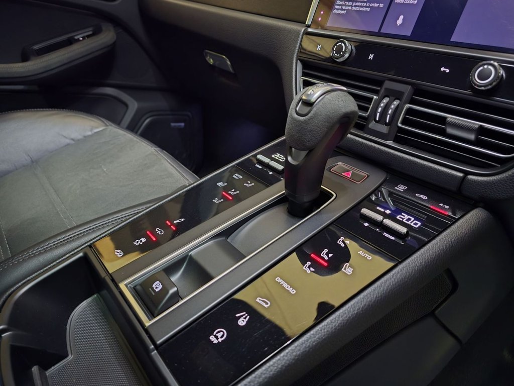 Used Porsche Macan 2025 for sale - 77642596: Photo 28