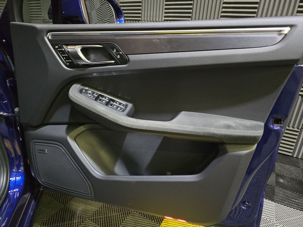 Used Porsche Macan 2025 for sale - 77642596: Photo 30