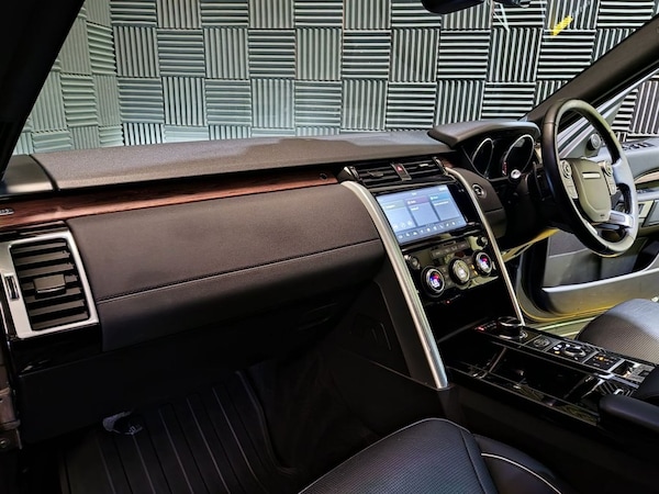 Used Land Rover Discovery 2018 for sale - 76185046: Photo 11
