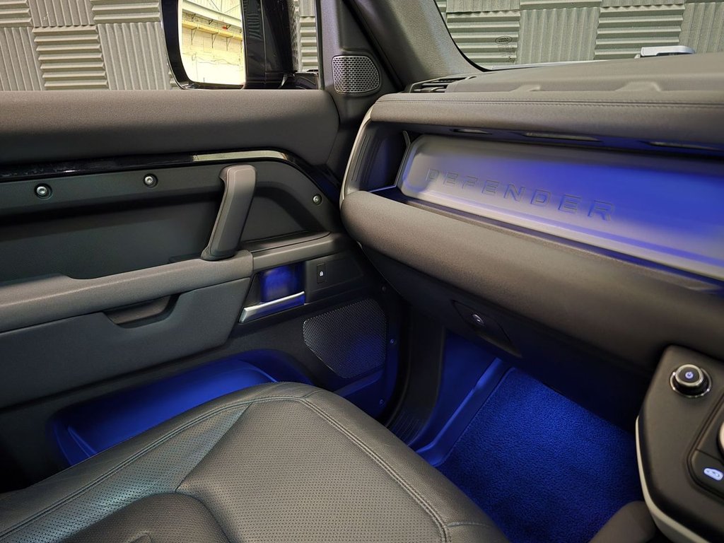Used Land Rover Defender 2021 for sale - 78200129: Photo 18