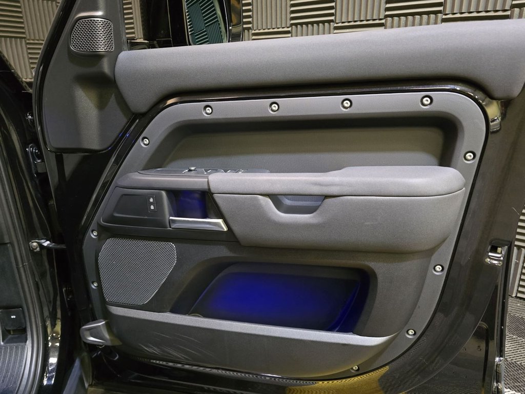 Used Land Rover Defender 2021 for sale - 78200129: Photo 19