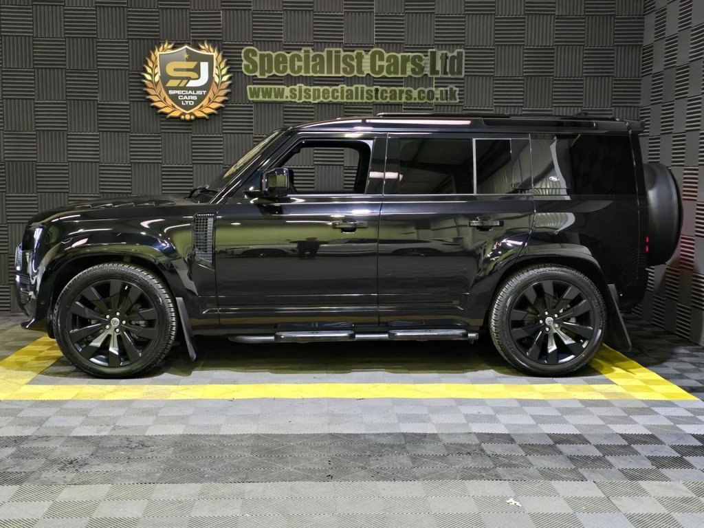 Used Land Rover Defender 2021 for sale - 78200129: Photo 2