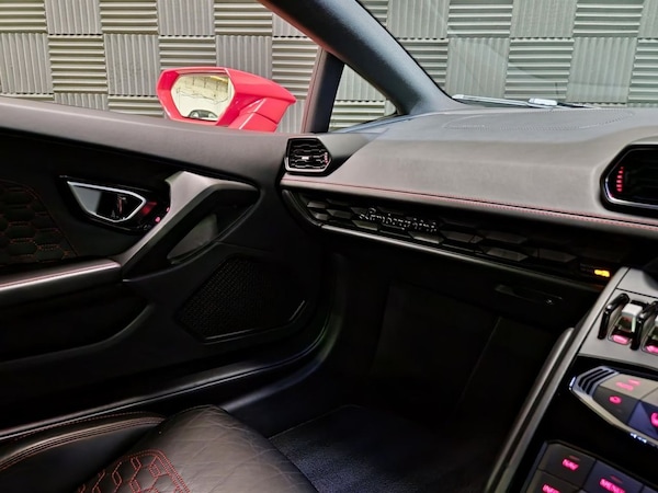 Used Lamborghini Huracan 2017 for sale - 75548882: Photo 11