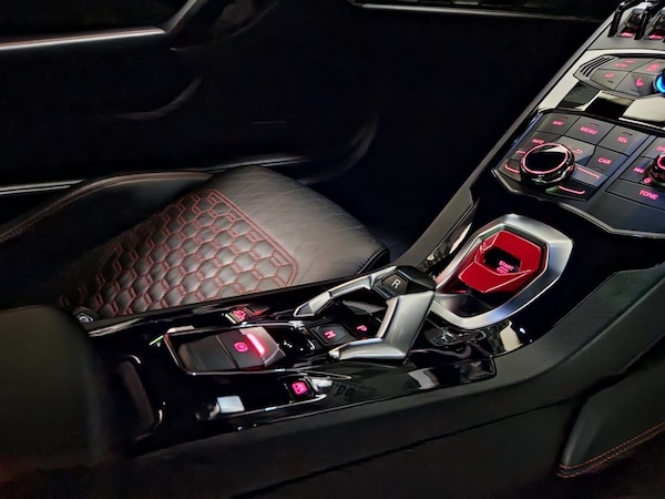Used Lamborghini Huracan 2017 for sale - 75548882: Photo 14
