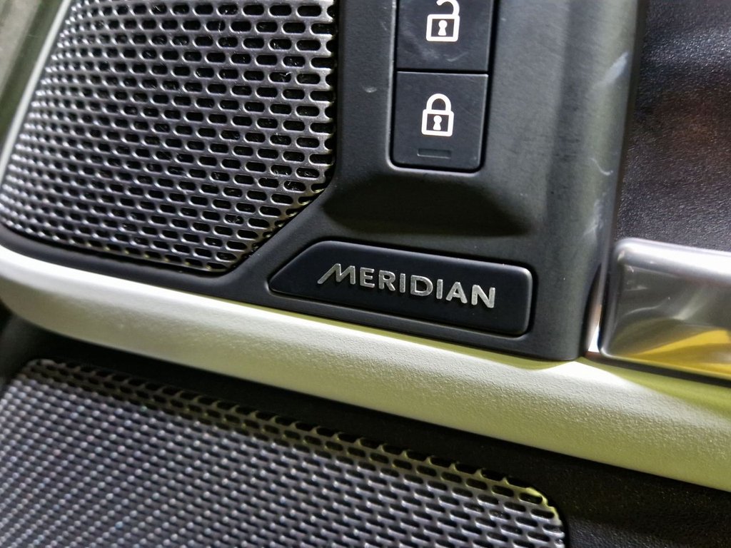 Used Land Rover Defender 2023 for sale - 77498715: Photo 21