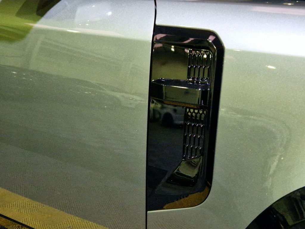 Used Land Rover Defender 2023 for sale - 77498715: Photo 28