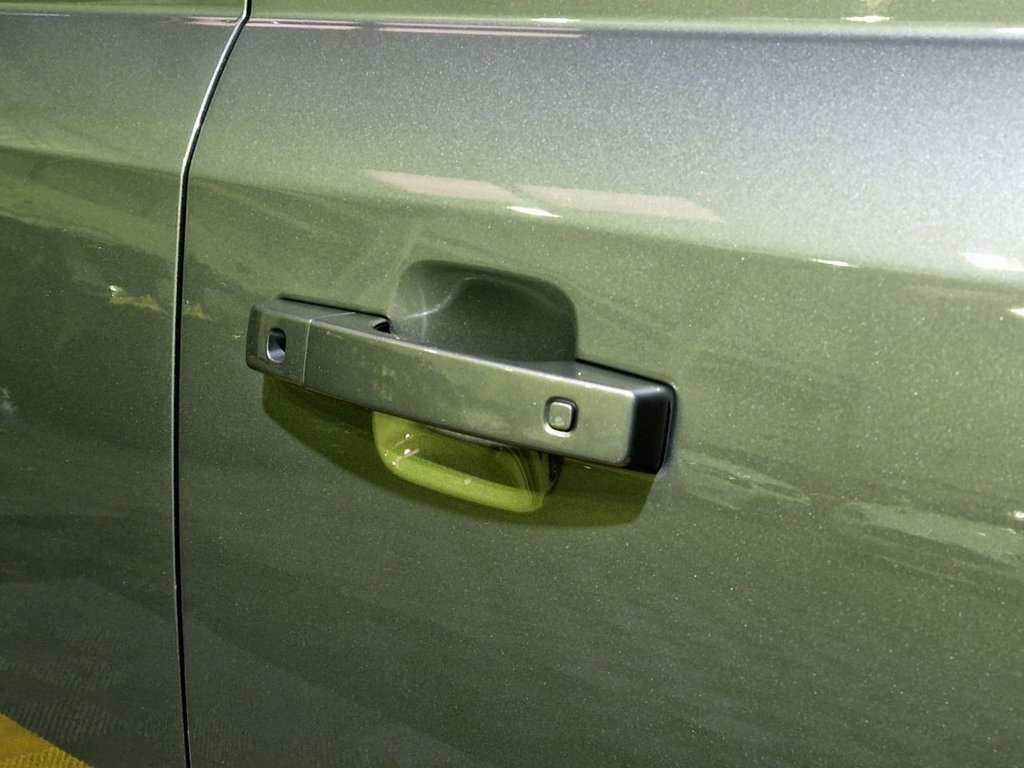 Used Land Rover Defender 2023 for sale - 77498715: Photo 30