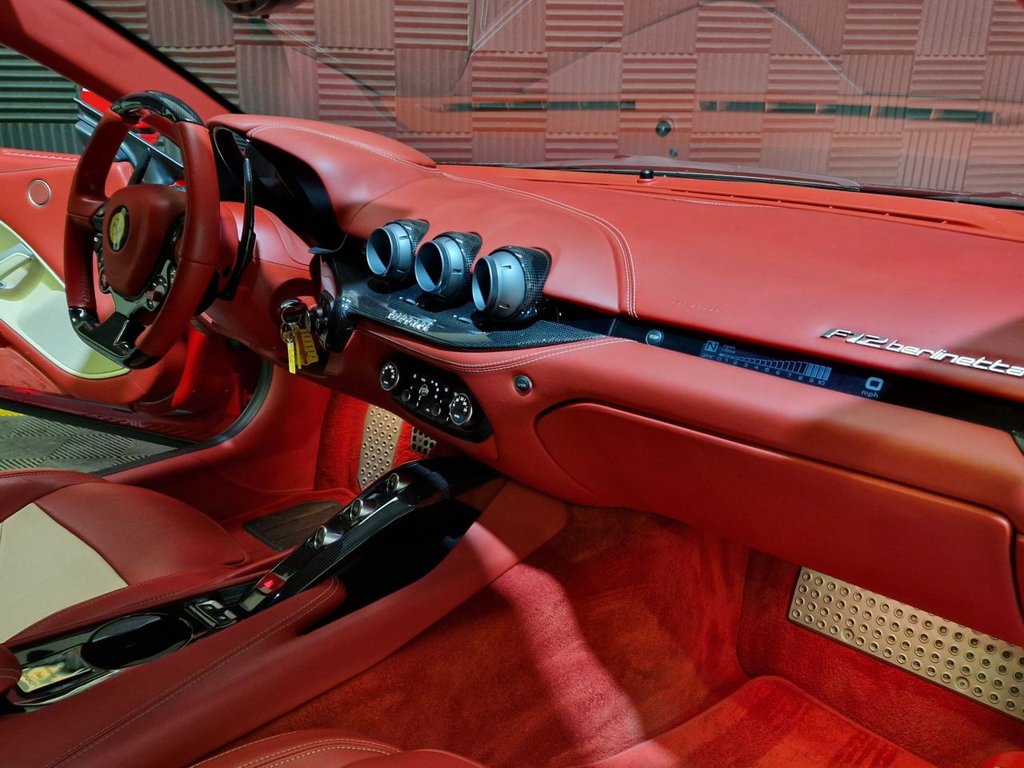 Used Ferrari F12 Berlinetta 2013 for sale - 76327868: Photo 30