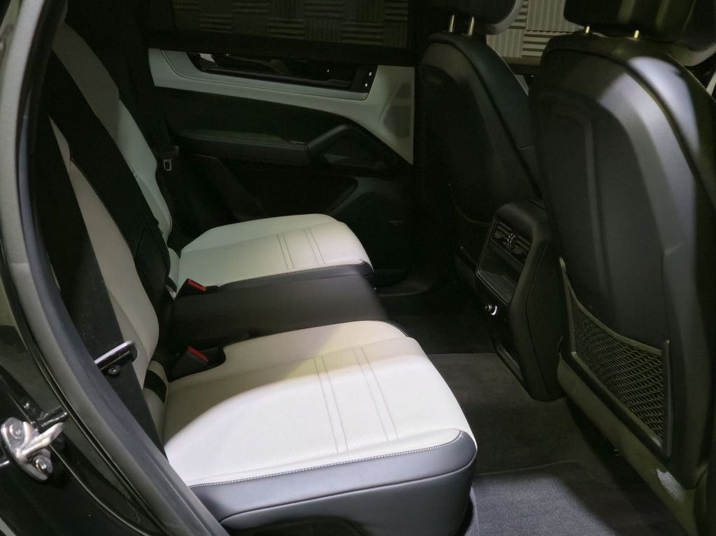 Used Porsche Cayenne 2024 for sale - 77139933: Photo 18