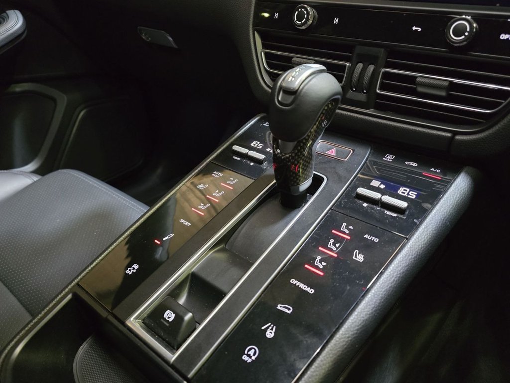 Used Porsche Macan 2023 for sale - 77966693: Photo 22