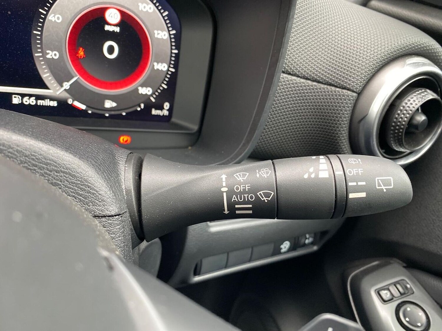 Used Nissan Juke 2024 for sale - 76030316: Photo 28