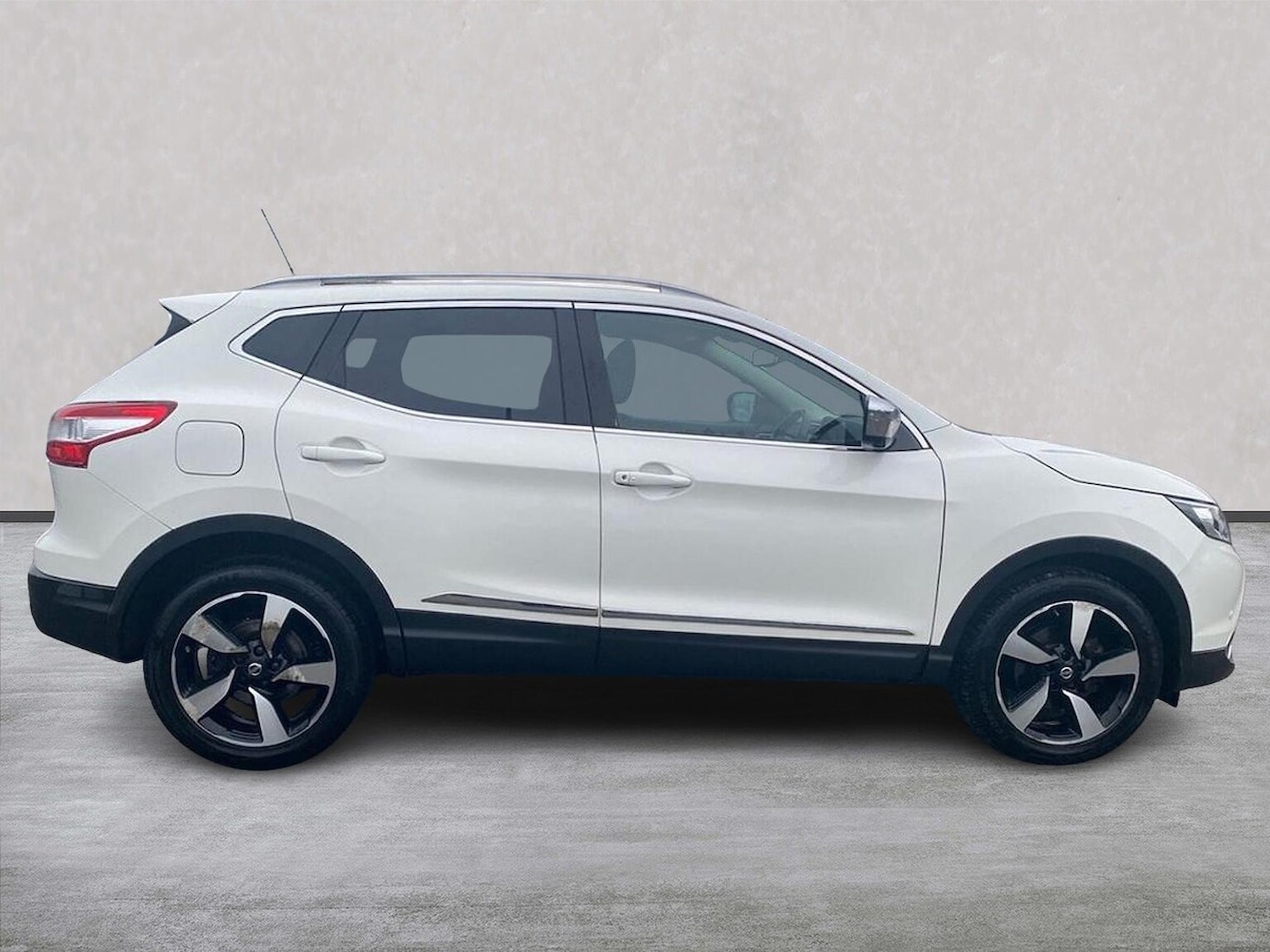 Used Nissan Qashqai 2017 for sale - 76693317: Photo 3