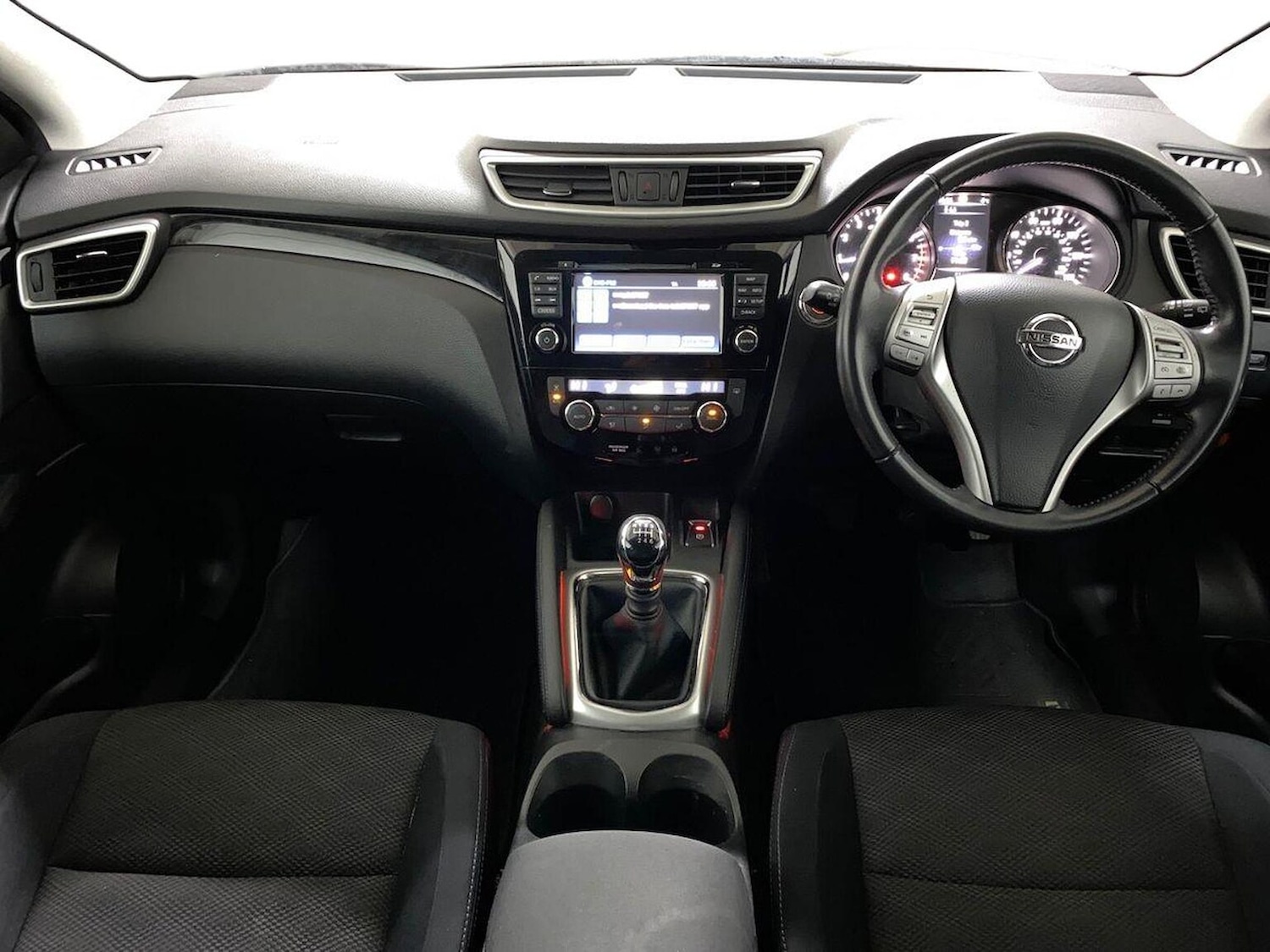 Used Nissan Qashqai 2017 for sale - 76693317: Photo 8
