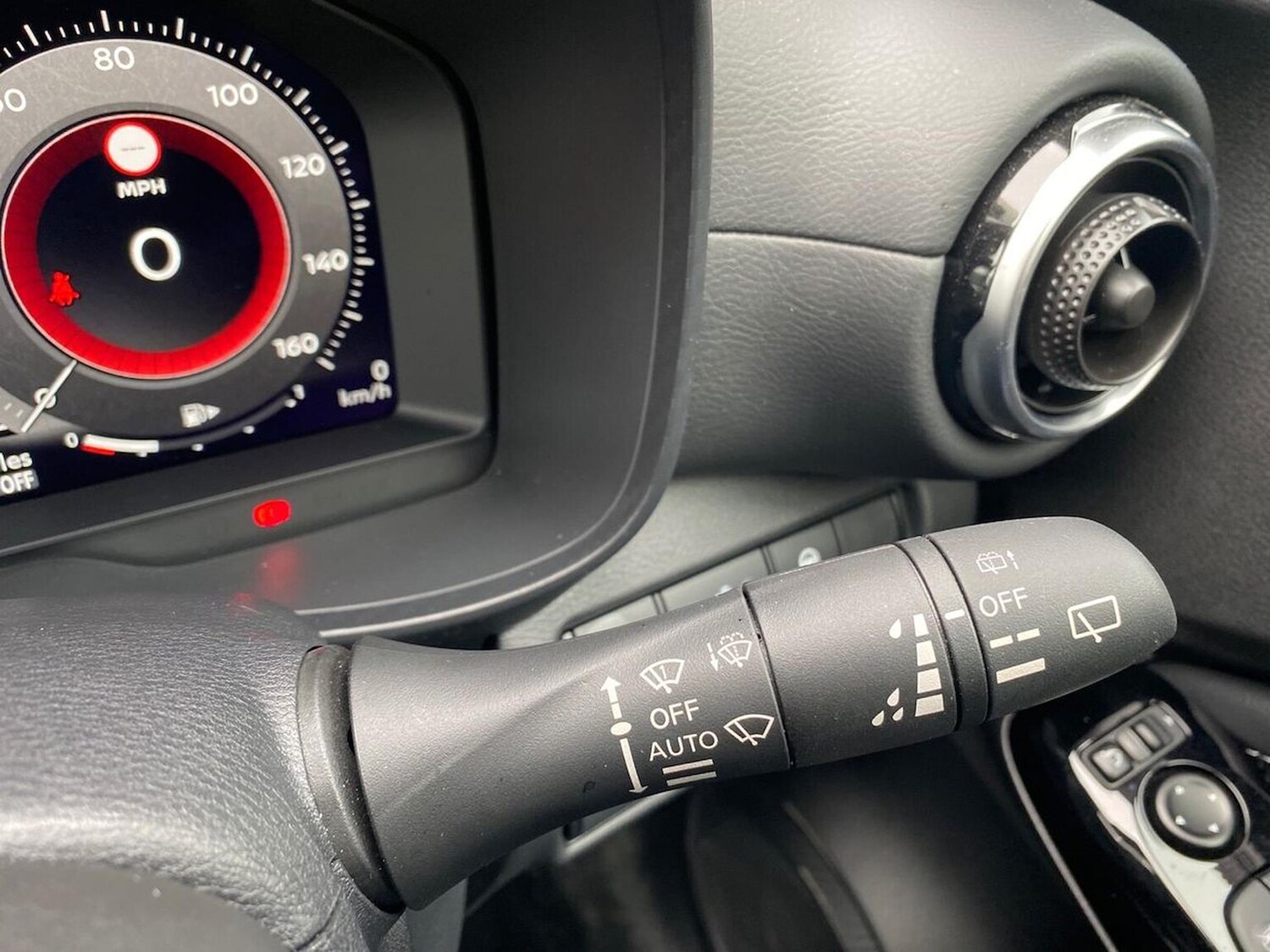 Used Nissan Juke 2024 for sale - 76030315: Photo 28