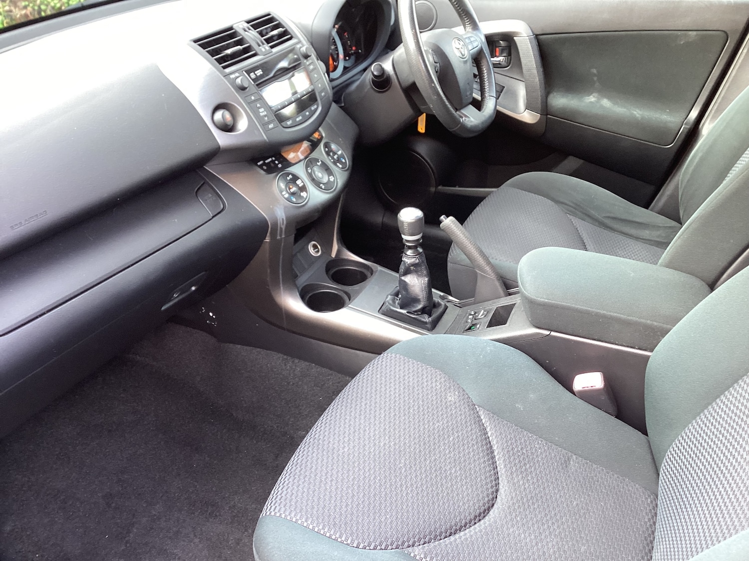 Used Toyota RAV4 2010 for sale - 77385635: Photo 9