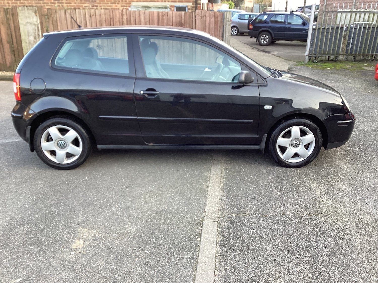 Used Volkswagen Polo 2004 for sale - 77763157: Photo 4